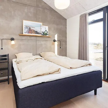 8 Person In Hirtshals-by Traum *