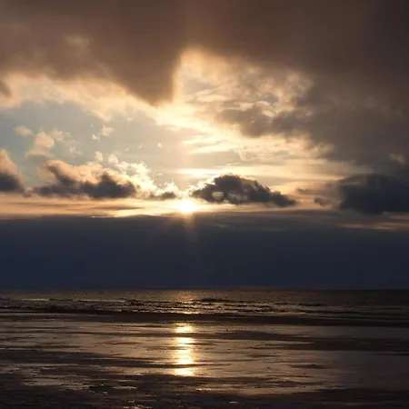 8 Person In Hirtshals-by Traum 度假居 希茨海尔斯