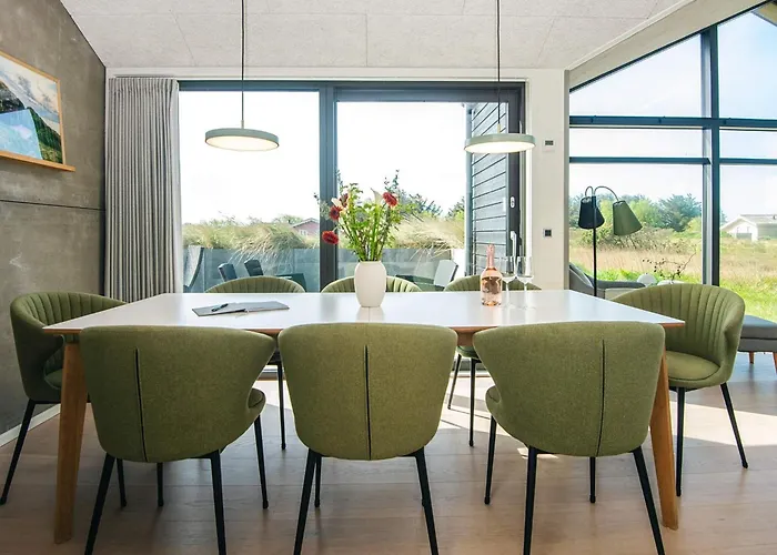 8 Person In Hirtshals-by Traum *